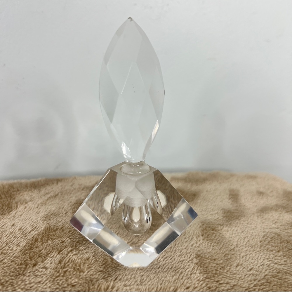 Tilso Vintage Hand-Cut & Polished Crystal Perfume Bottle with Stopper - Japan